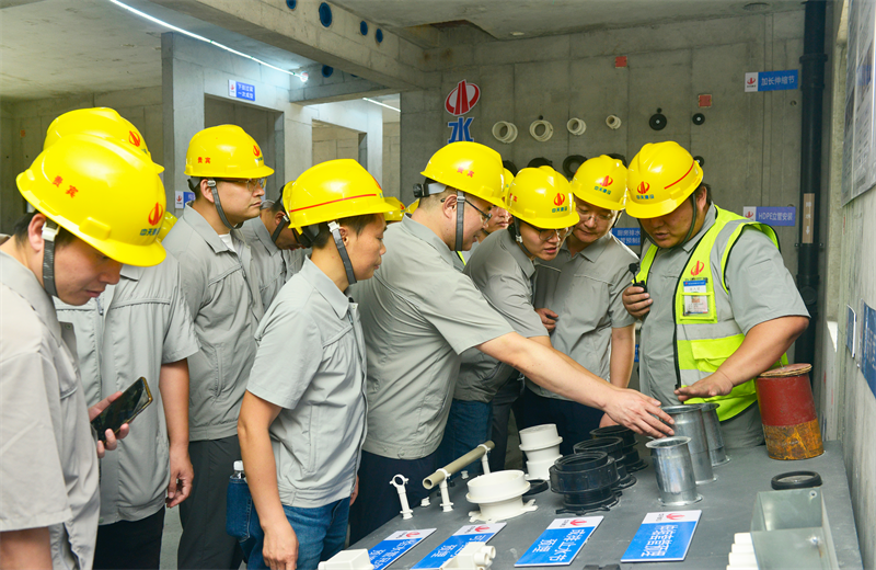 为进一步推进优质客户高效履约，提升交付品质、达成客户满意，2025年6月25日，918博天堂建设集团在上海组织召开2025年越秀地产、华润置业客户履约推进会。